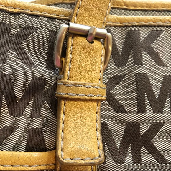 Michael Kors Tote Bag - Picture 13 of 16